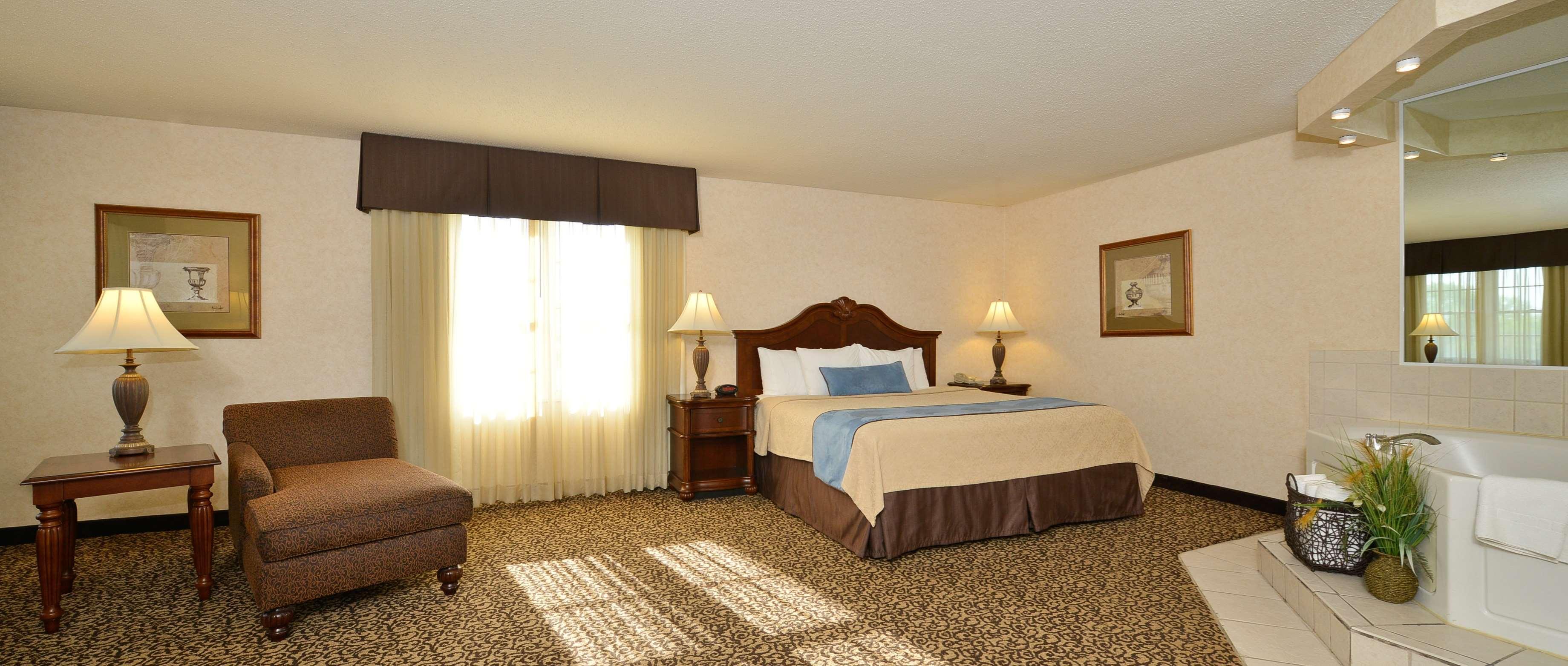 Best Western Plus Steeplegate Inn Davenport Zewnętrze zdjęcie
