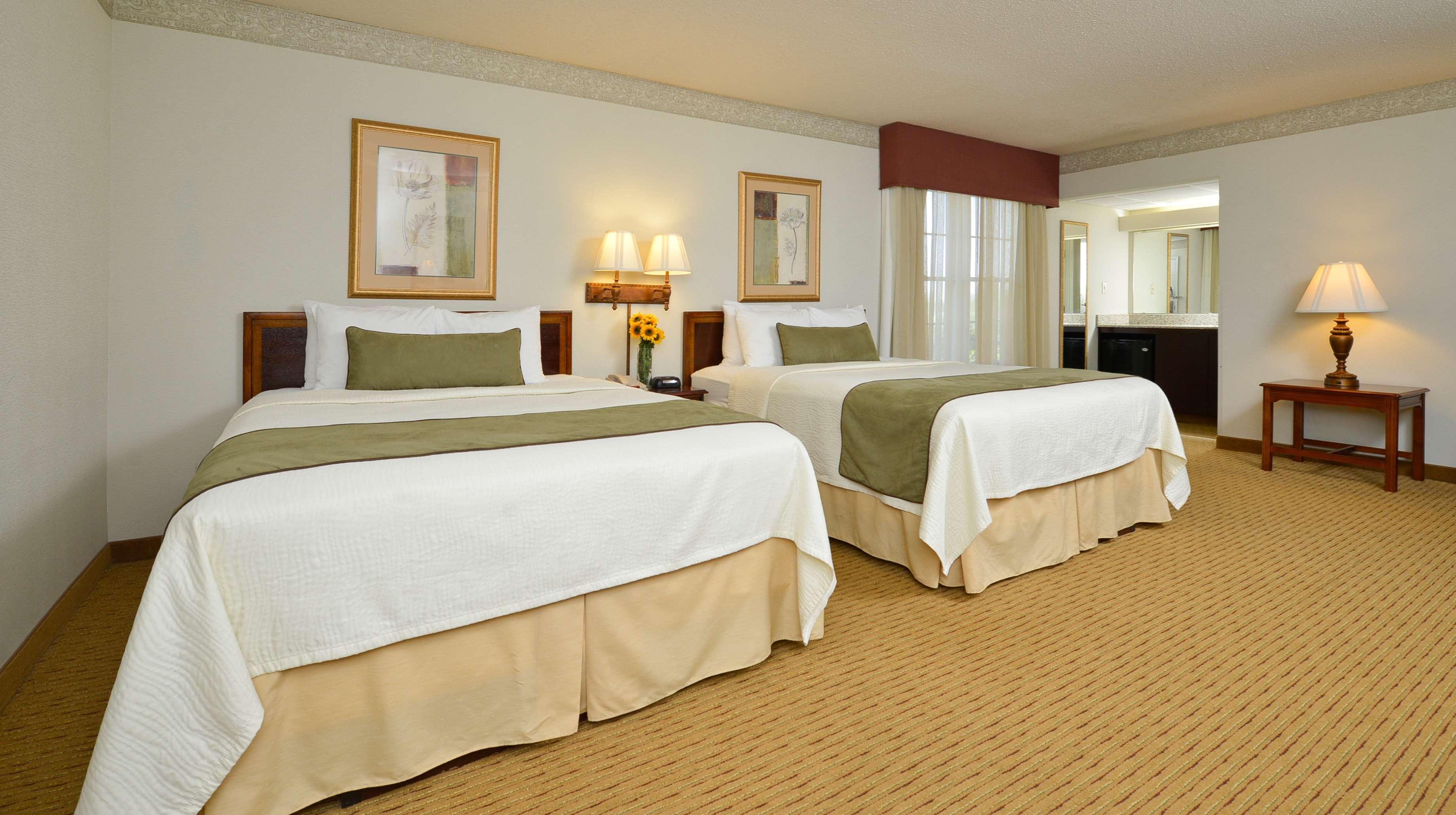 Best Western Plus Steeplegate Inn Davenport Zewnętrze zdjęcie