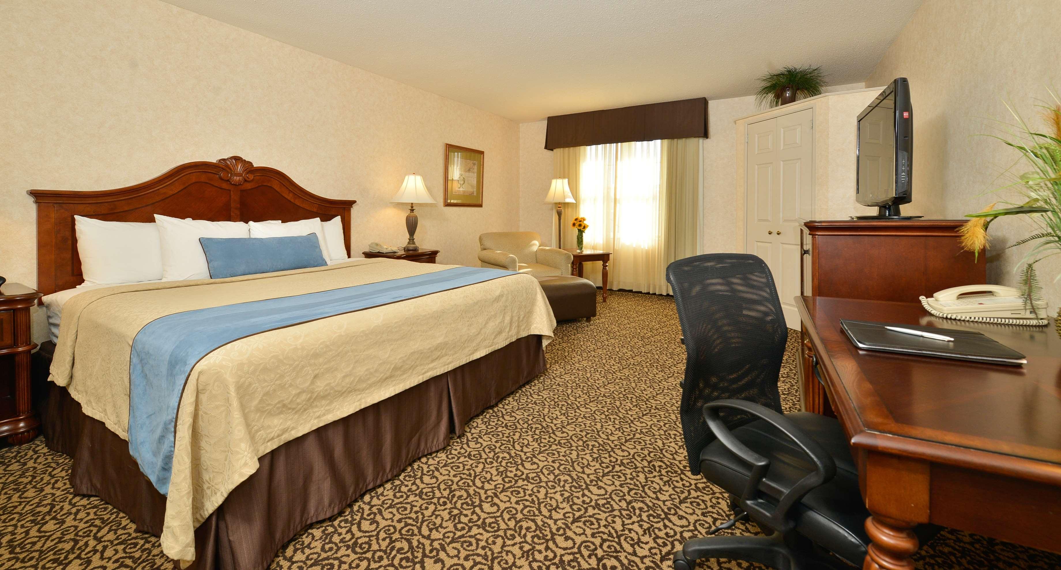 Best Western Plus Steeplegate Inn Davenport Zewnętrze zdjęcie