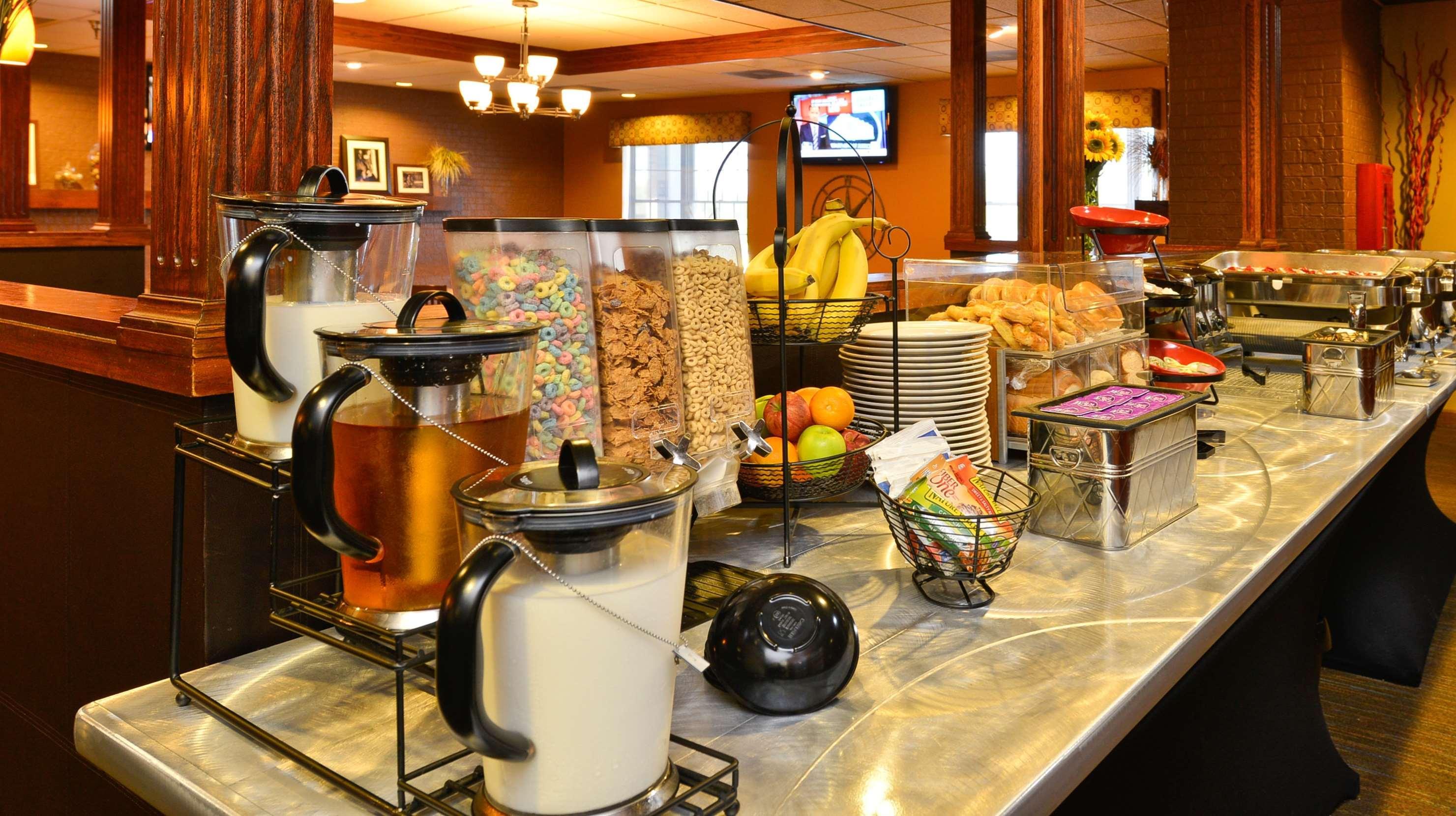 Best Western Plus Steeplegate Inn Davenport Zewnętrze zdjęcie