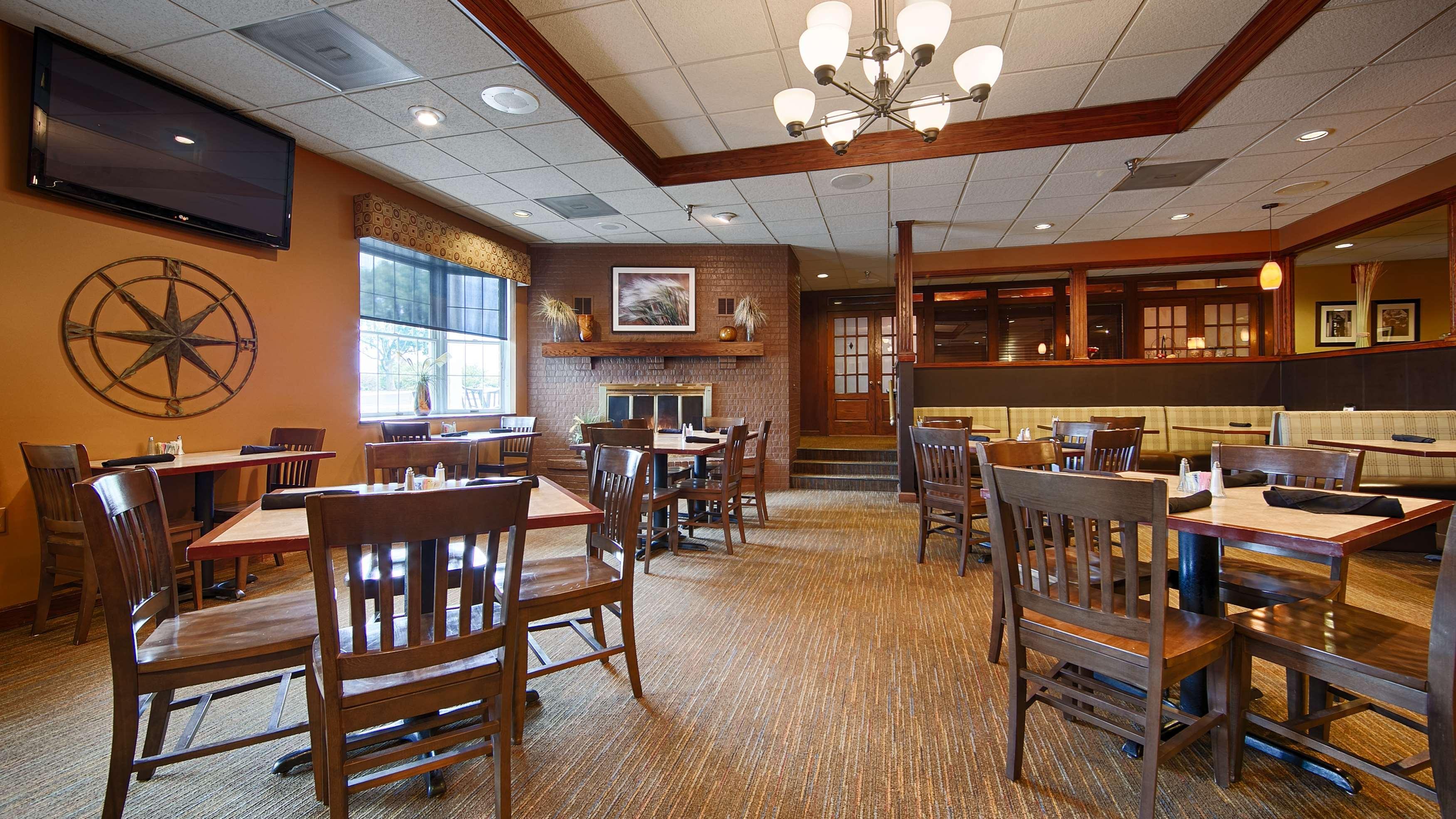Best Western Plus Steeplegate Inn Davenport Zewnętrze zdjęcie