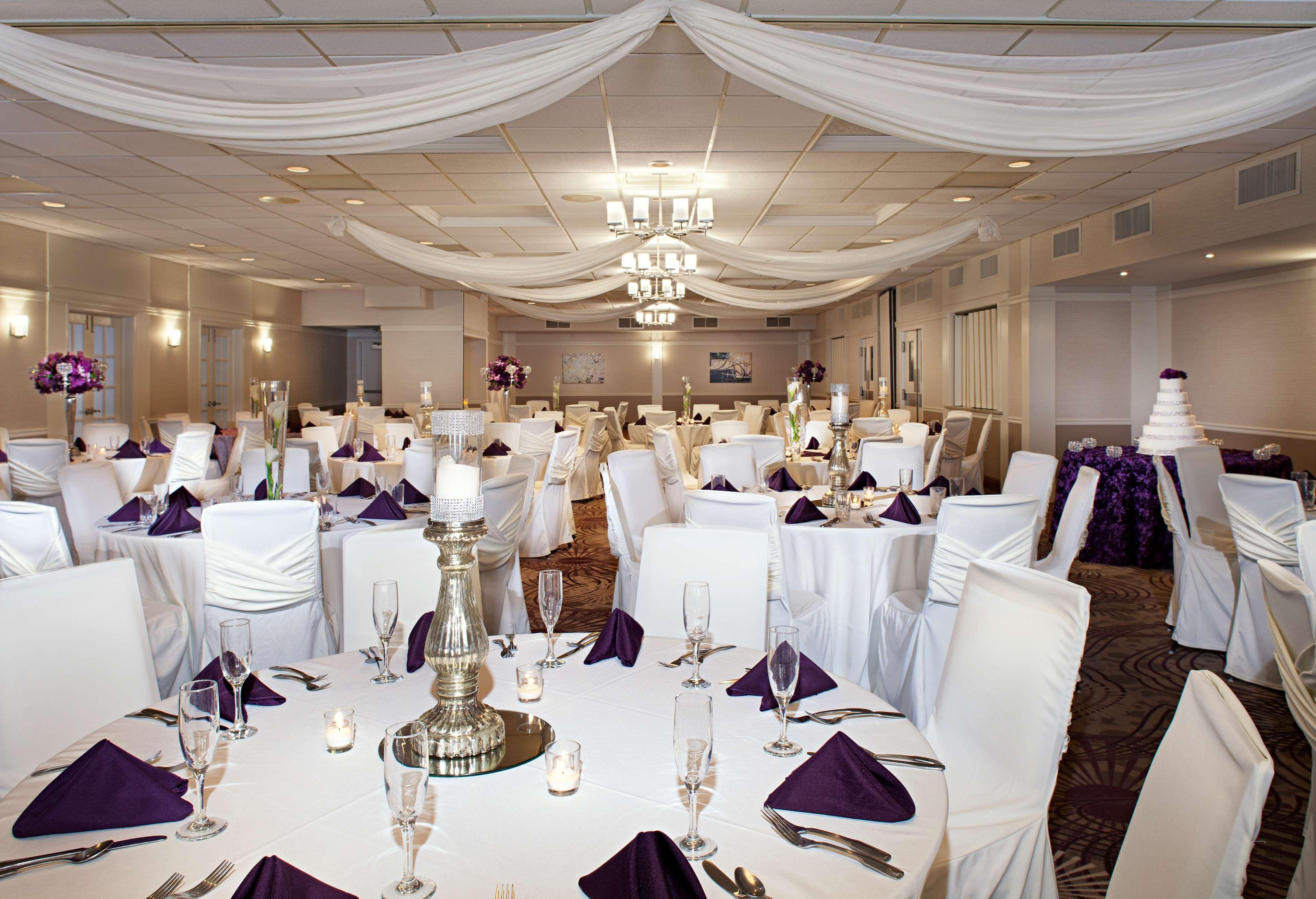 Best Western Plus Steeplegate Inn Davenport Zewnętrze zdjęcie