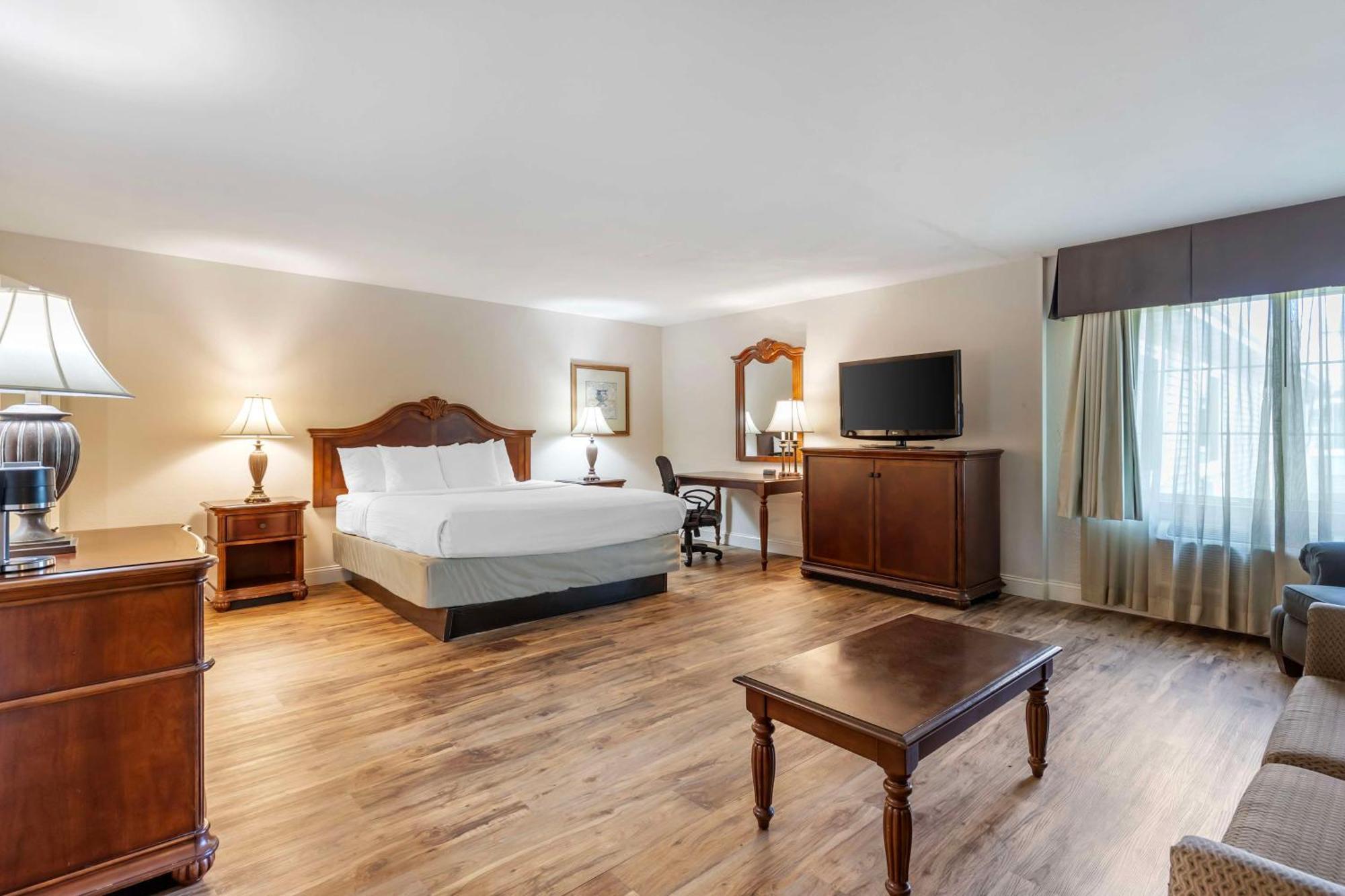 Best Western Plus Steeplegate Inn Davenport Zewnętrze zdjęcie