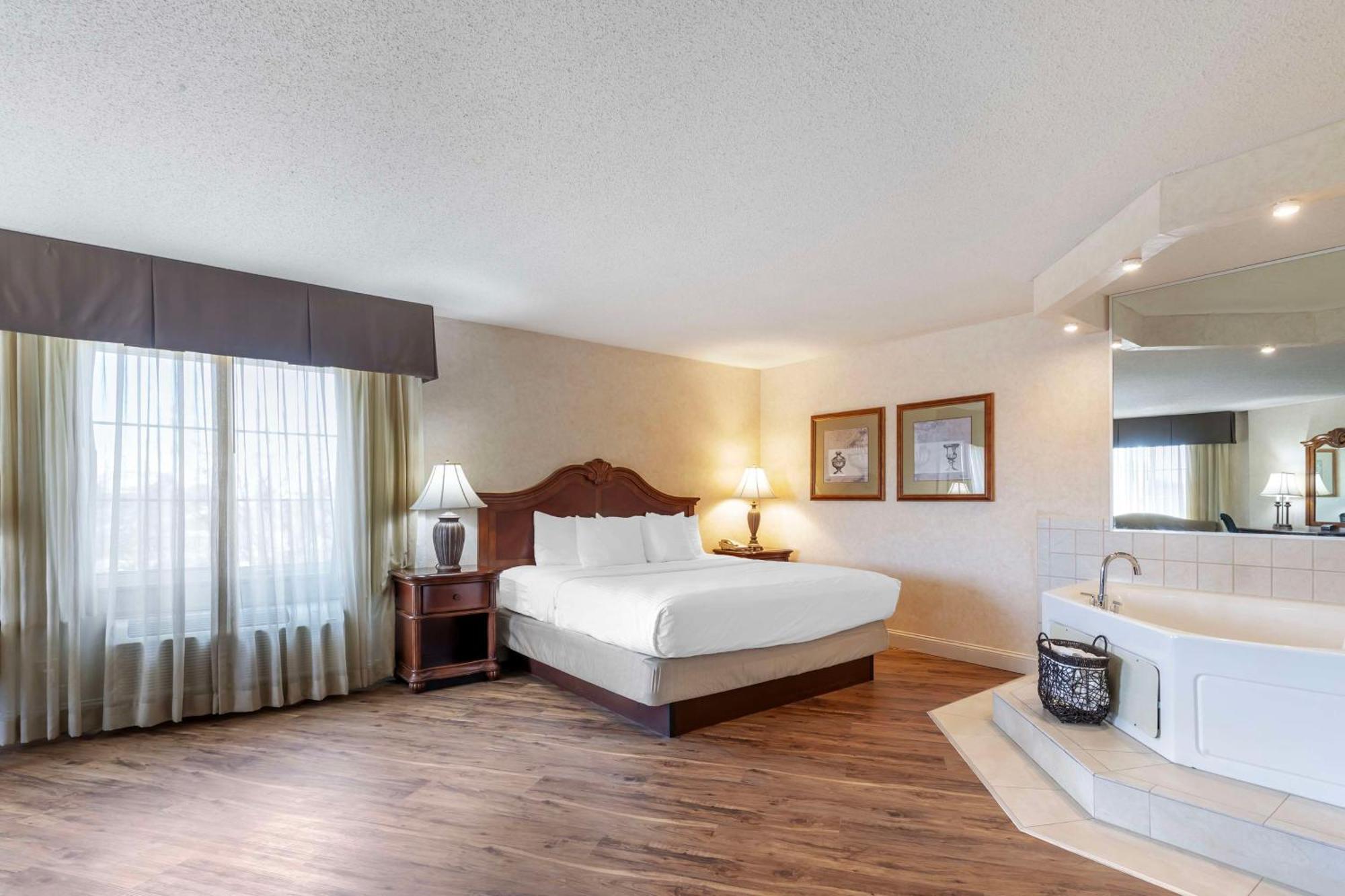 Best Western Plus Steeplegate Inn Davenport Zewnętrze zdjęcie