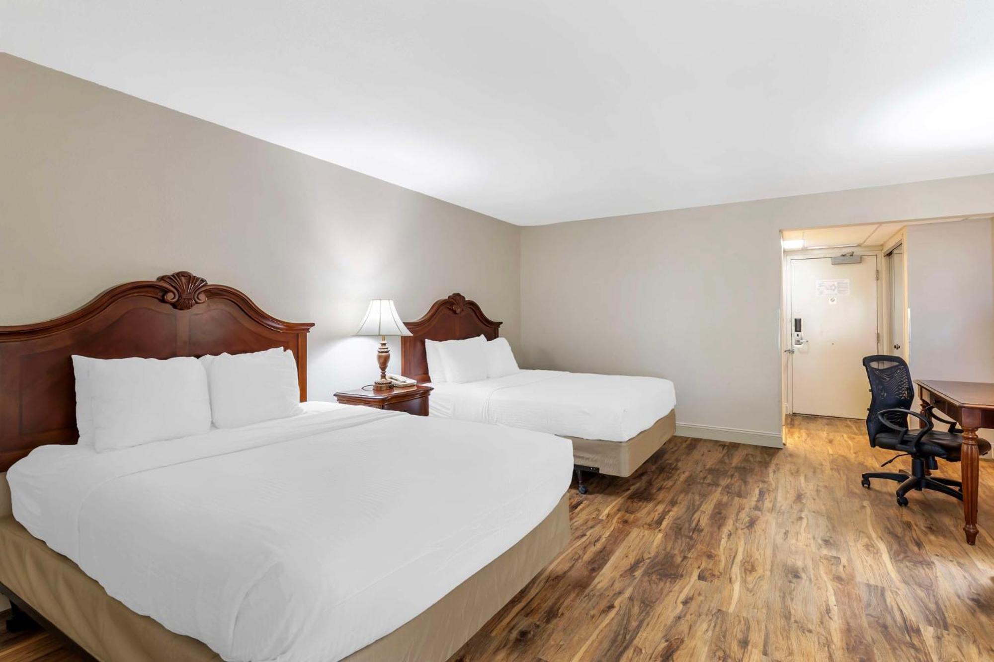 Best Western Plus Steeplegate Inn Davenport Zewnętrze zdjęcie