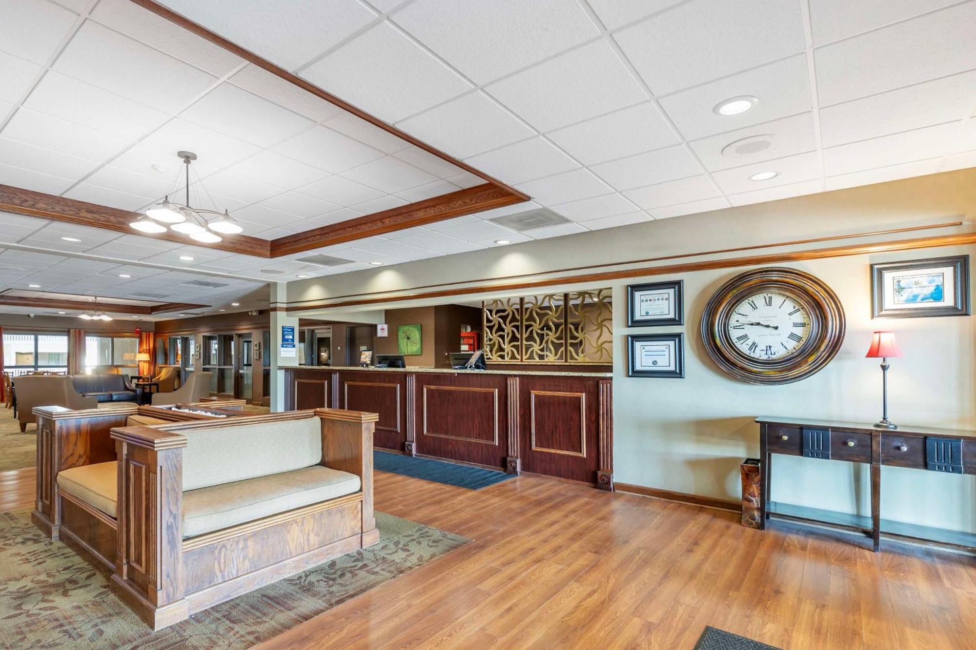 Best Western Plus Steeplegate Inn Davenport Zewnętrze zdjęcie