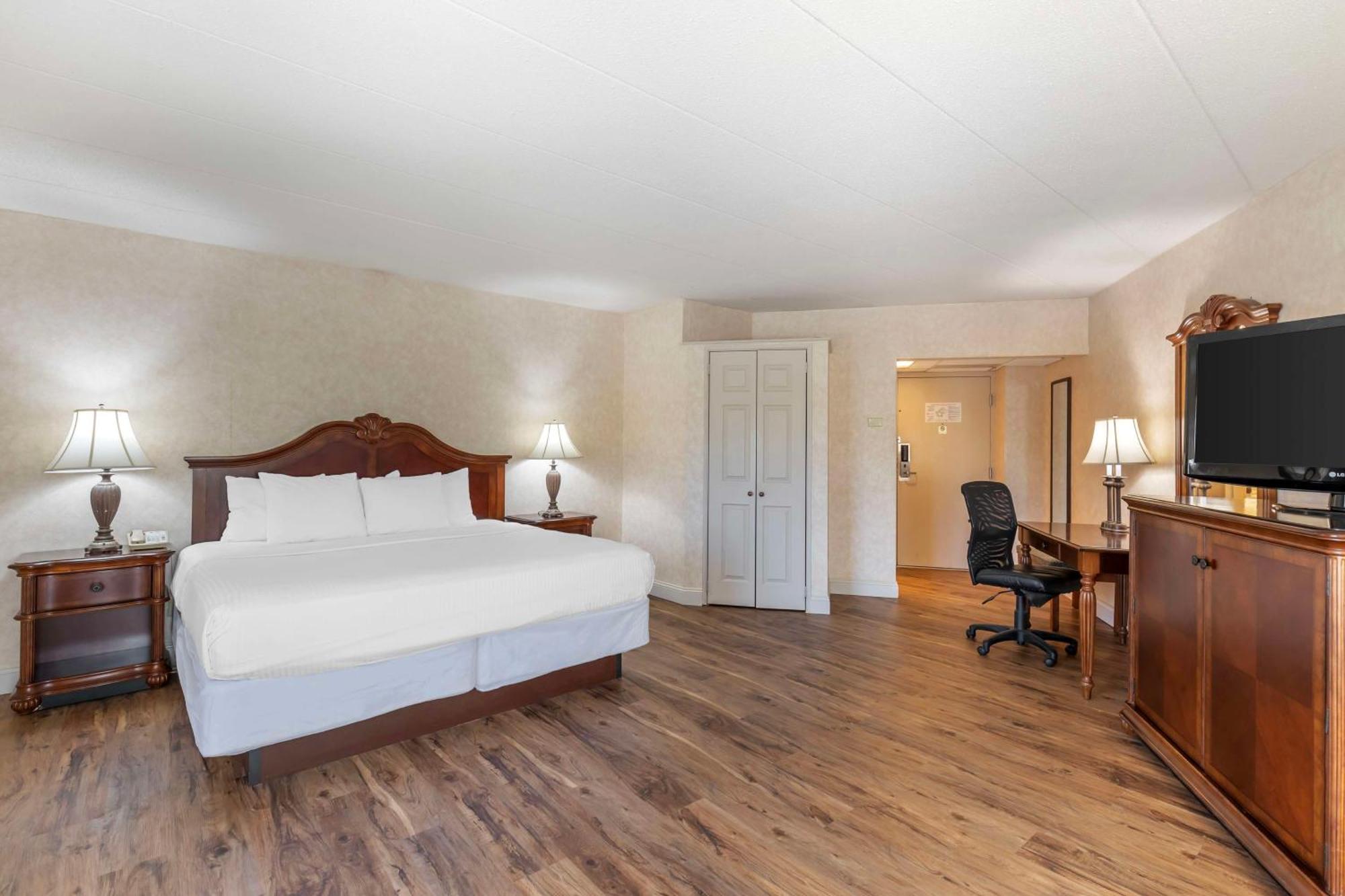 Best Western Plus Steeplegate Inn Davenport Zewnętrze zdjęcie