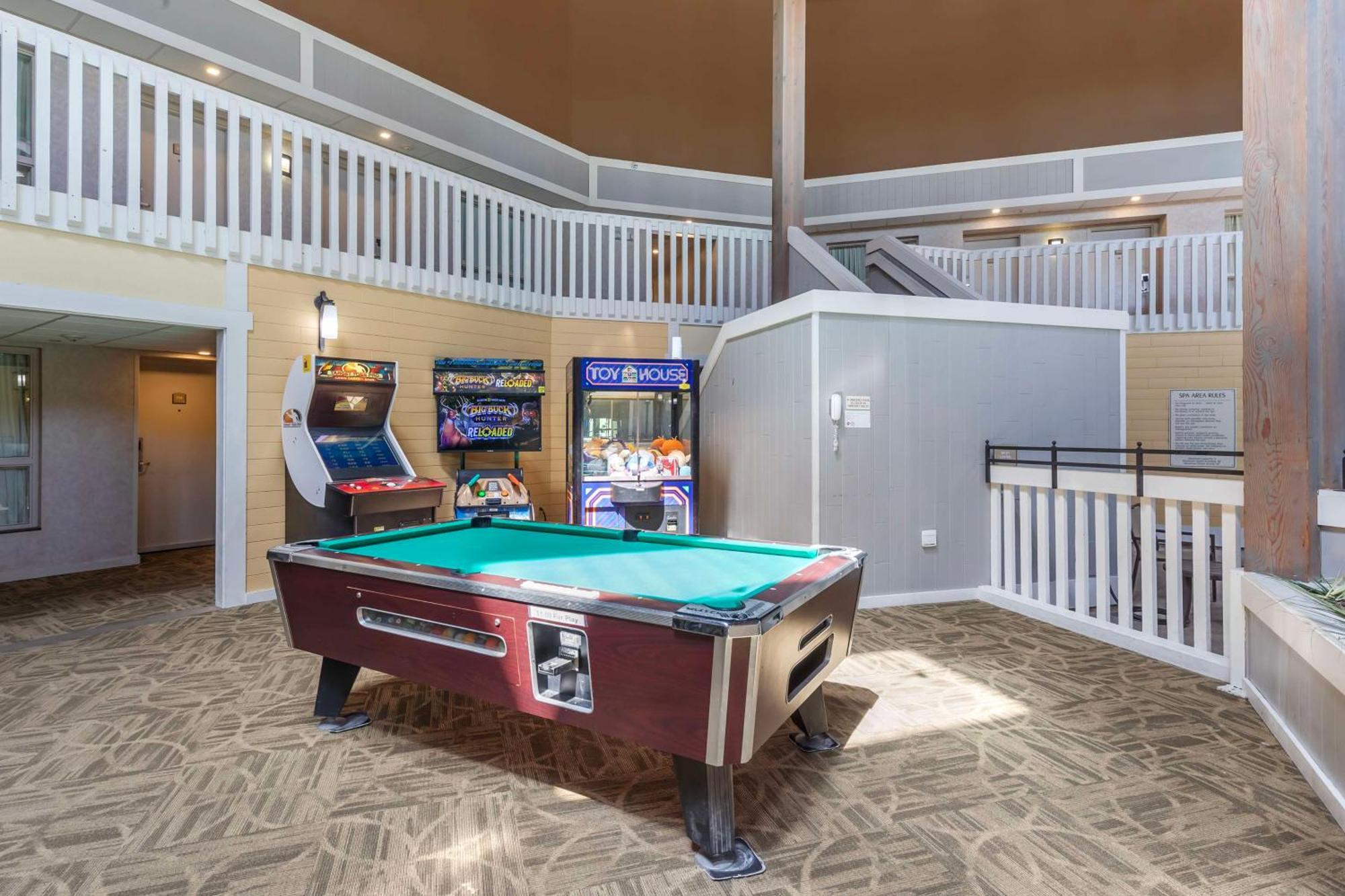 Best Western Plus Steeplegate Inn Davenport Zewnętrze zdjęcie